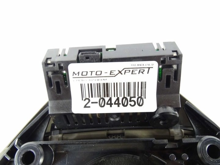 Mercedes C класс W203 решетка заборника обдува средняя A2038301218, фото 3