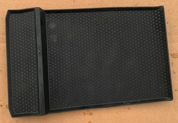 6806851 Коврик для бардачка BMW G20, фото 1