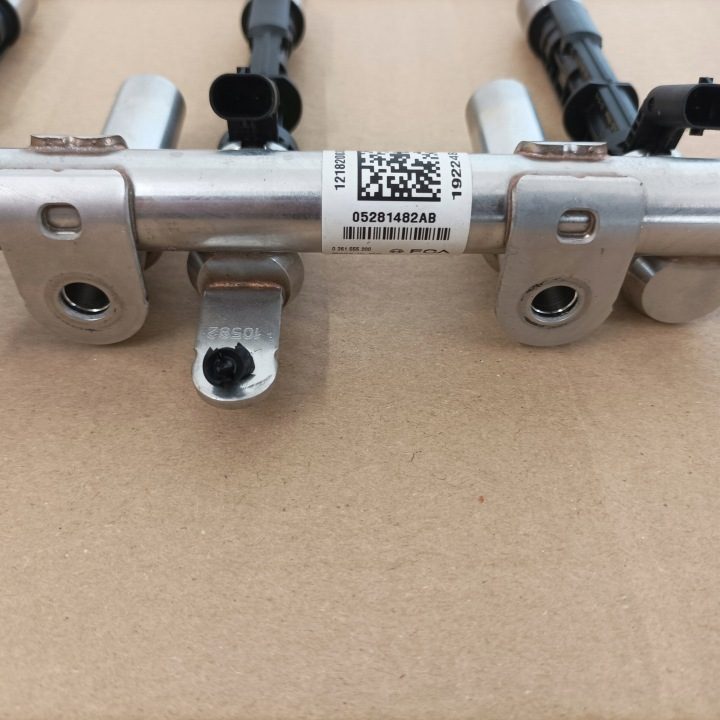 ТОПЛИВНАЯ РАМПА ФОРСУНКИ 05281483AA 68453525AB JEEP WRANGLER JL 2.0T 2018-, фото 2
