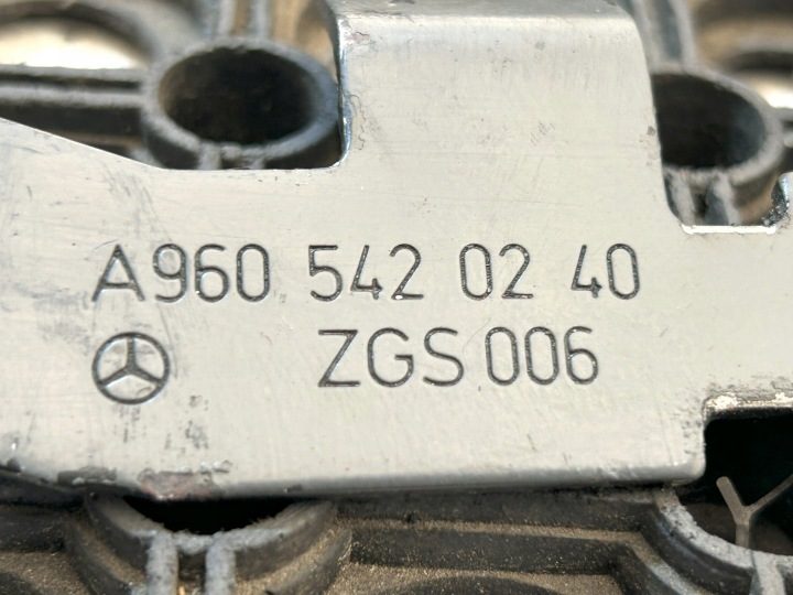 КРОНШТЕЙН ТРУБОК КОМПРЕССОРА MERCEDES ACTROS MP4 A9605420240, фото 2