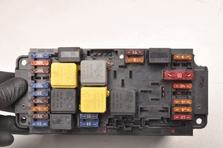 Блок предохранителей Mercedes W203 1.8 2035452801, фото 4