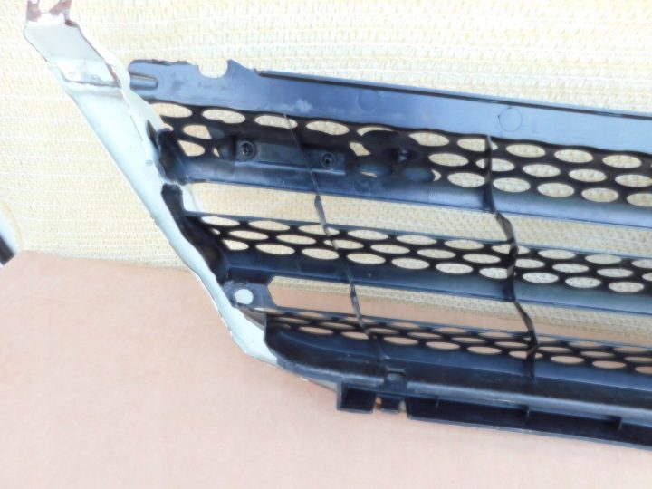 Решетка радиатора передняя Mercedes Sprinter CDI 2000-2006 поврежденная на штуку, фото 8