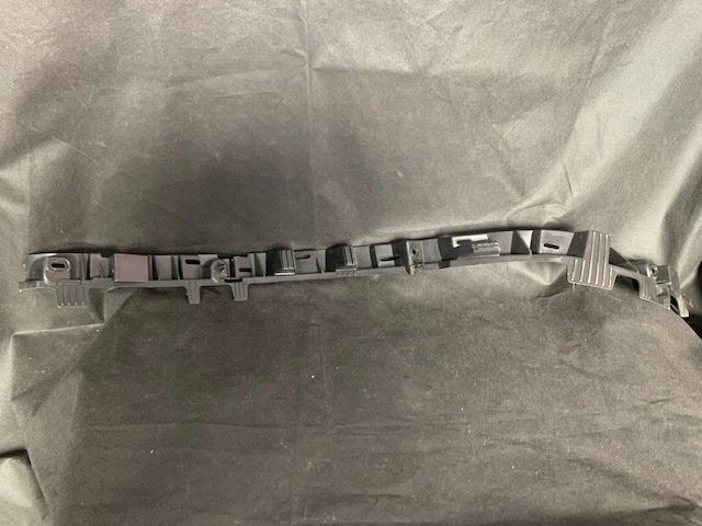 Tesla X крепление молдинга стойки C LH 1079764-00-B, фото 4