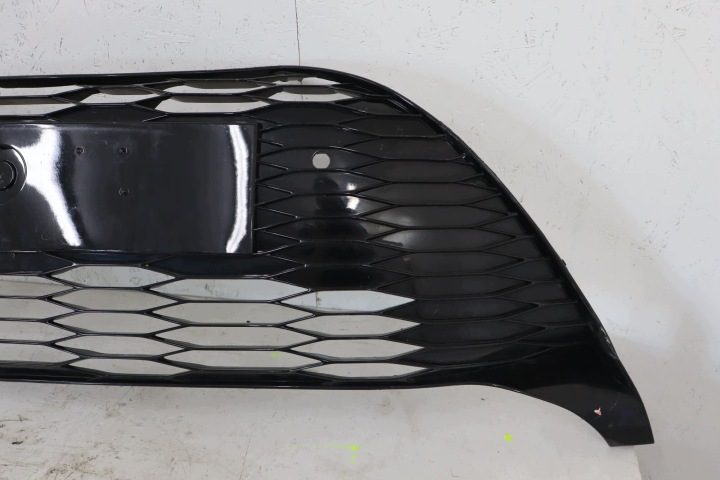 РЕШЕТКА РАДИАТОРА TOYOTA YARIS III РЕСТАЙЛИНГ 53102-0D140, фото 4