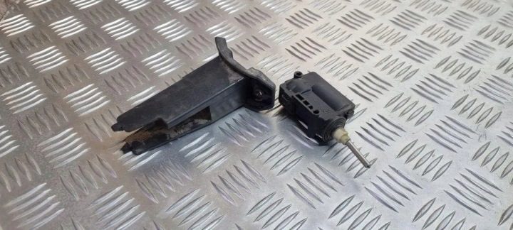 Моторчик лючка горловины бензобака OPEL VECTRA C УНИВЕРСАЛ 24438209 0.0L дизель, фото 2