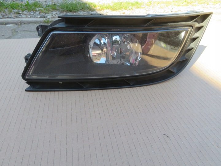 SKODA SUPERB II 13-15 РЕСТАЙЛИНГ ПРОТИВОТУМАННАЯ ФАРА ПРАВАЯ 3T0941700C, фото 1