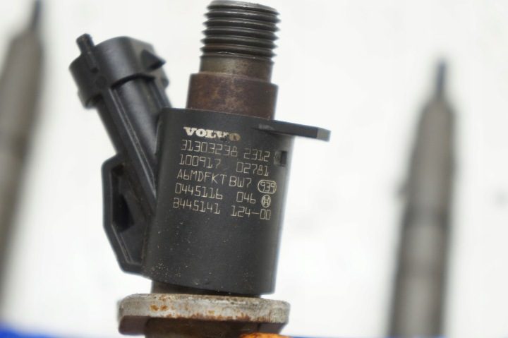 ФОРСУНКА ТОПЛИВА ДИЗЕЛЬ Volvo S60 II V60 I 31303238 D5204T2, фото 6