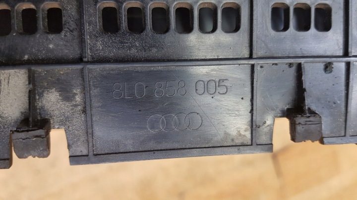 РАМКА НАКЛАДКА ПАНЕЛИ КОНСОЛИ ПЕПЕЛЬНИЦА AUDI A3 8L РЕСТАЙЛИНГ, фото 3