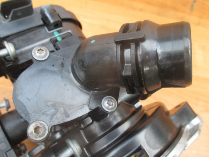 VW Audi 1.8 2.0 TFSI патрубок охлаждения корпус Terostatu помпа 06L121111H, фото 3