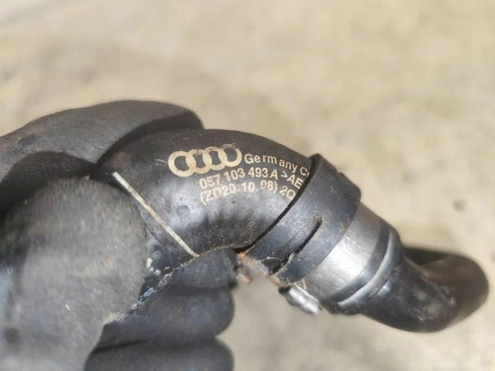 Шланг вентиляционный AUDI 057103493A 2.7L дизель 2006, фото 6