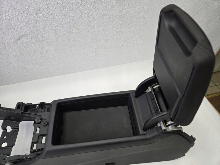 Audi A4 B9 центральный тоннель подлокотник европа 8W0864283A, фото 6