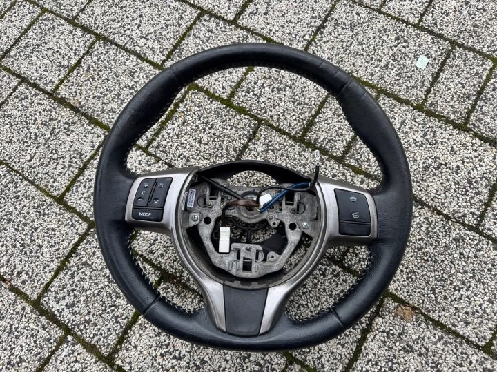 TOYOTA YARIS III РЕСТАЙЛИНГ ЕВРОПА РУЛЬ МУЛЬТИФУНКЦИОНАЛЬНЫЙ, фото 1