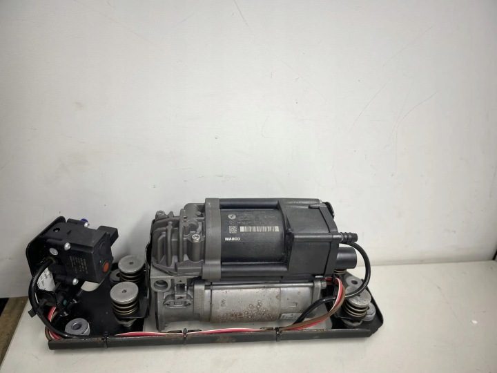 Компрессор пневмоподвески BMW 5 GRAN TURISMO (F07) 6789450 бензин 300 кВт 2012, фото 2