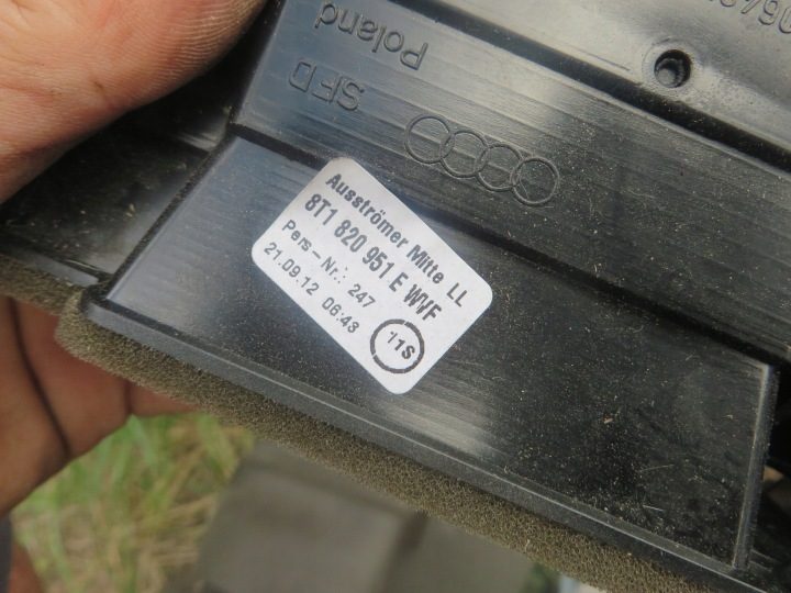 Дефлектор обдува средний 8T1820951b AUDI A4 B8 8K0 (x), фото 2