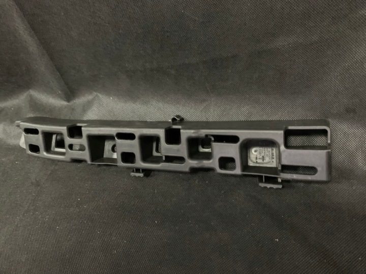 Tesla X крепление молдинга стойки B RH 1059183-00-A, фото 5