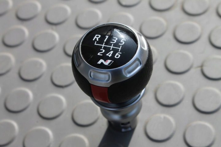 РУЧКА РЫЧАГА ПЕРЕКЛЮЧЕНИЯ ПЕРЕДАЧ HYUNDAI I20 III N-LINE 2020-, фото 3