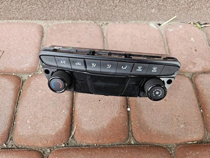 Блок управления климатом обдува #1 - без 1 uchwy Opel Astra K 39042438, фото 1