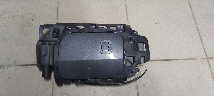 Лючок разъем зарядки Kia E-Soul EV II 2 19- 863C0-J2000, фото 1