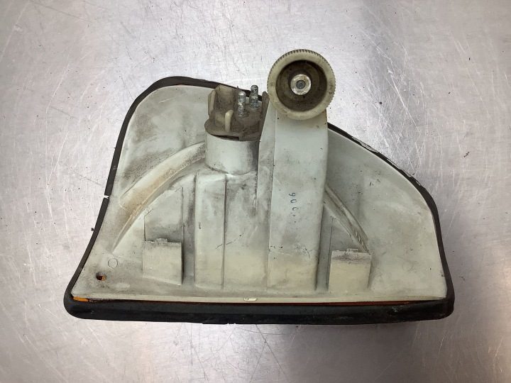 Поворотник передний сторона левая Mercedes-Benz S123 121105L, фото 3