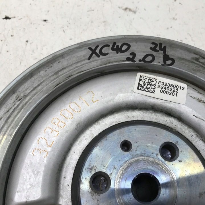 Volvo XC40 2024 2.0 ГИБРИД ШКИВ ГРМ КОЛЕНВАЛА 32380012, фото 6
