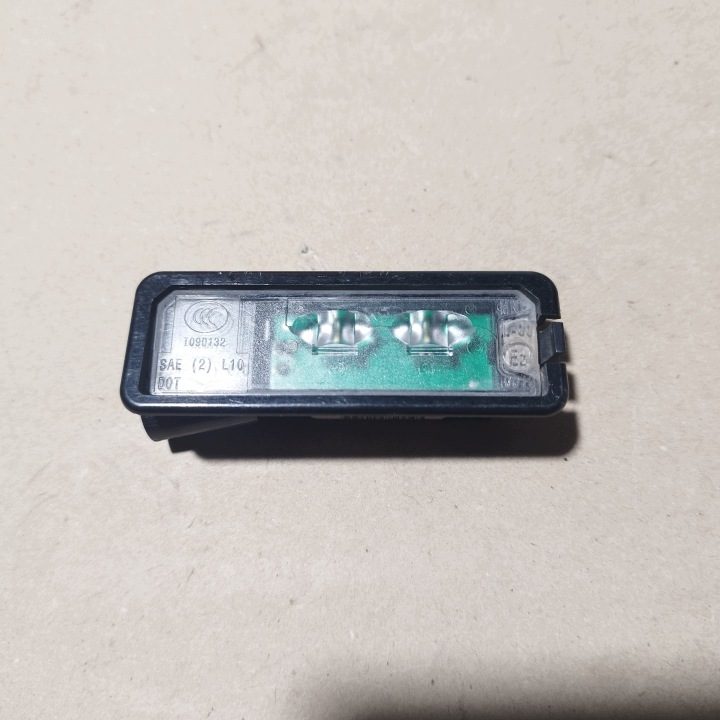 ФОНАРЬ LED НОМЕРНОГО ЗНАКА VW AUDI PORSCHE SEAT SKODA 1K8943021C, фото 1