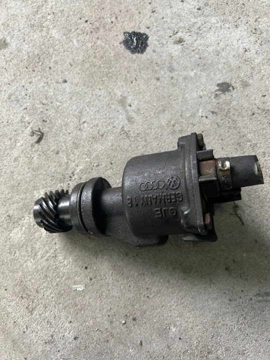 Audi A4 S4 B5 8D 1997 Вакуумный насос /, фото 2