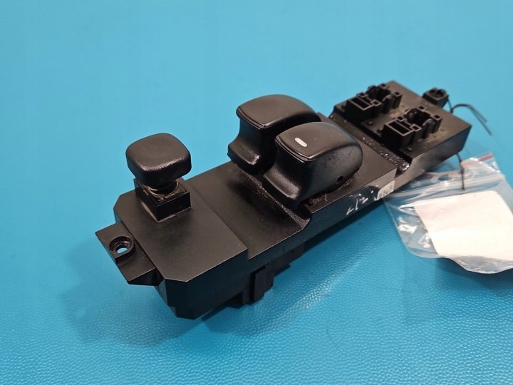 БЛОК КНОПОК СТЕКЛОПОДЪЕМНИКОВ MITSUBISHI SPACE STAR MR915958 - EU, фото 1