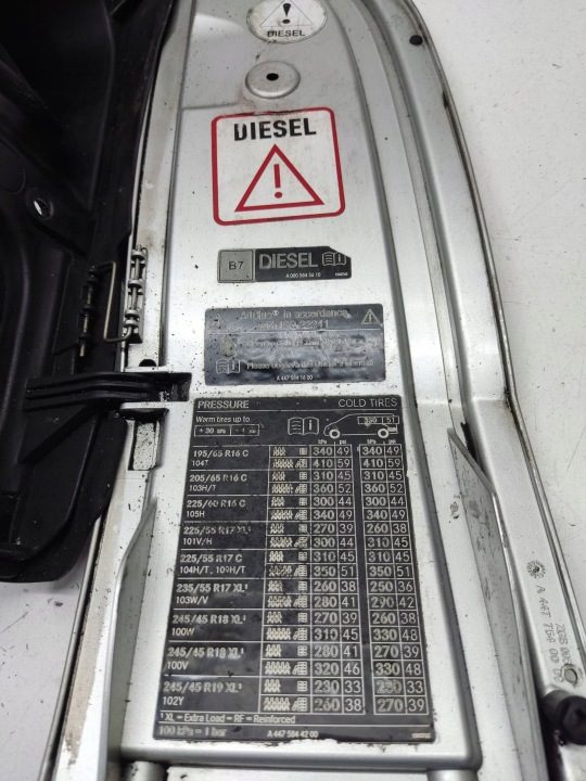 Лючок горловины бензобака Mercedes Vito A447 A4477540009, фото 10