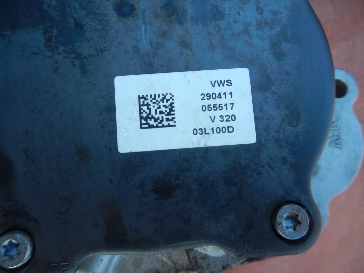 Насос вакуумный VW Golf VI 1.6 TDI 03L145207, фото 2