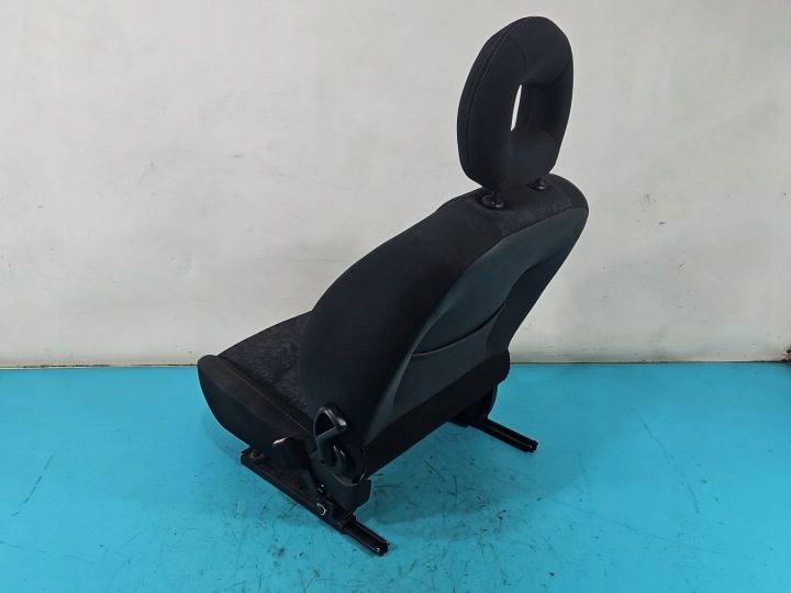 Сиденье левое переднее водителя Peugeot 206 EU 3D 3D, фото 6