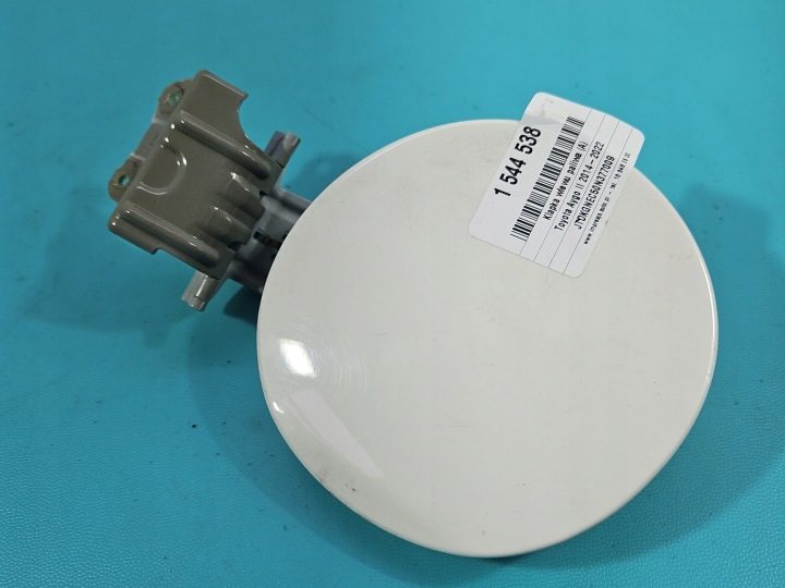 Лючок горловины бензобака Toyota Aygo II 14-22, фото 1