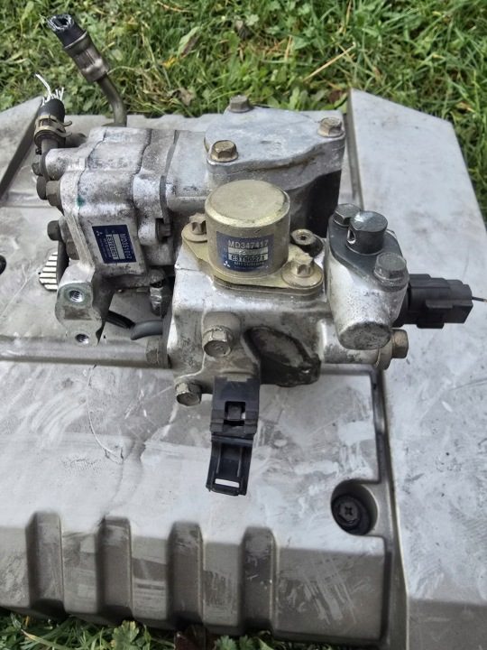 Mitsubishi OE MD351017 топливный насос, фото 3