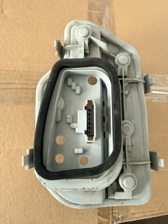 Плата фонаря задняя правая VW Polo 9N кронштейн ламп 6Q6945258A оригинал, фото 1