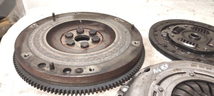 FORD FIESTA MK7 09 г. 1,6 16V СЦЕПЛЕНИЕ В СБОРЕ МАХОВИК ОРИГ. 121TK, фото 3