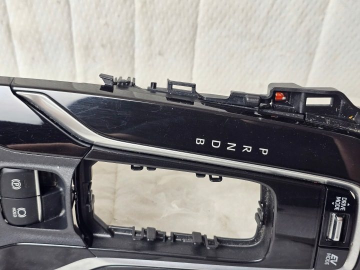 Декор накладка панель передач тоннеля кронштейн стакан Toyota Corolla E21, фото 4