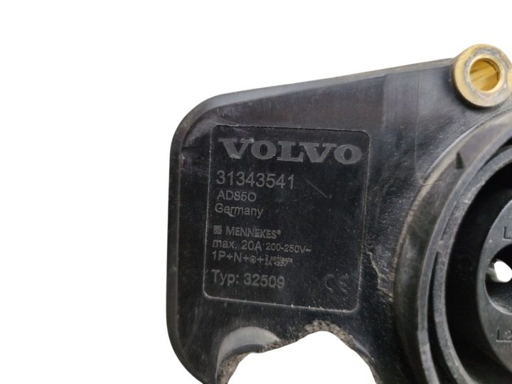 Гнездо порт зарядки Volvo V60 I рестайлинг 2.4 D5 гибрид 230 л.с. 3134541, фото 5