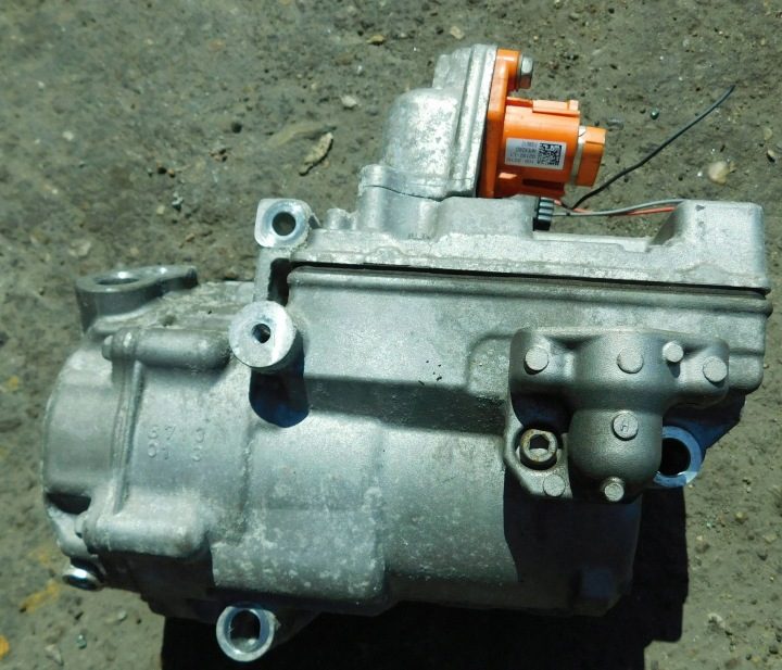 Компрессор кондиционера Renault Zoe 926005020R, фото 2