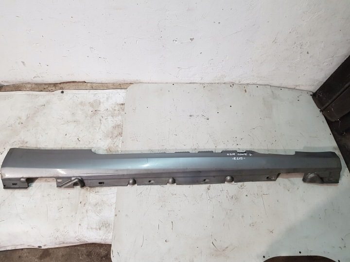 НАКЛАДКА ПОРОГА ПРАВАЯ A2076900240 MERCEDES W207 КУПЕ, фото 1