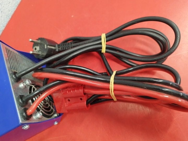 Polar Q1 Зарядное устройство высокого częstotliwości 12V, 24V 3-15A 1Ph 230 Vac, фото 5