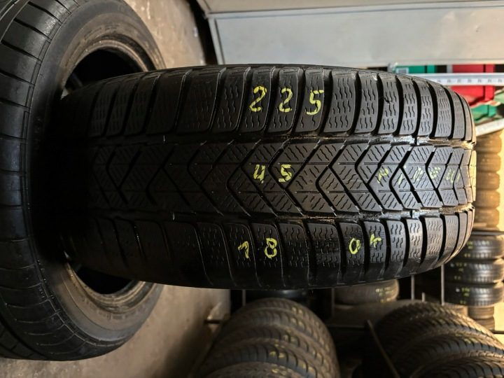 Шина зимняя Pirelli Winter SottoZero 3 225/45R18 95 H сцепление на снегу (3PMSF), защита диска, Run Flat, усилитель (XL) * - BMW, фото 3