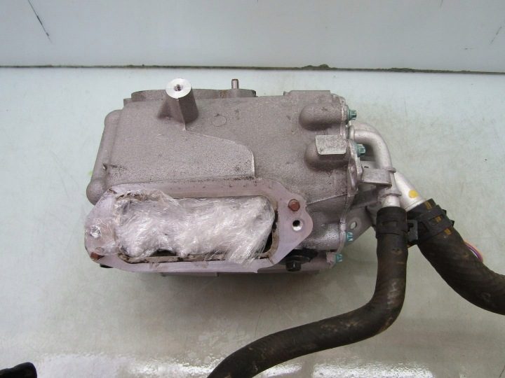 CX-30 2.0 SKYACTIV-X 20 г. РАДИАТОР ТОПЛИВА HF01-13565C A120G30D029, фото 4
