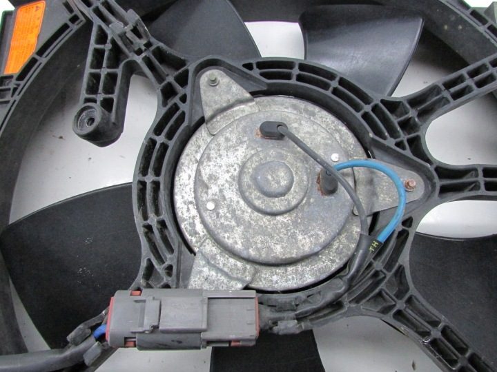Mitsubishi Outlander 2.0 2.4 вентилятор радиатора 03-07r, фото 3