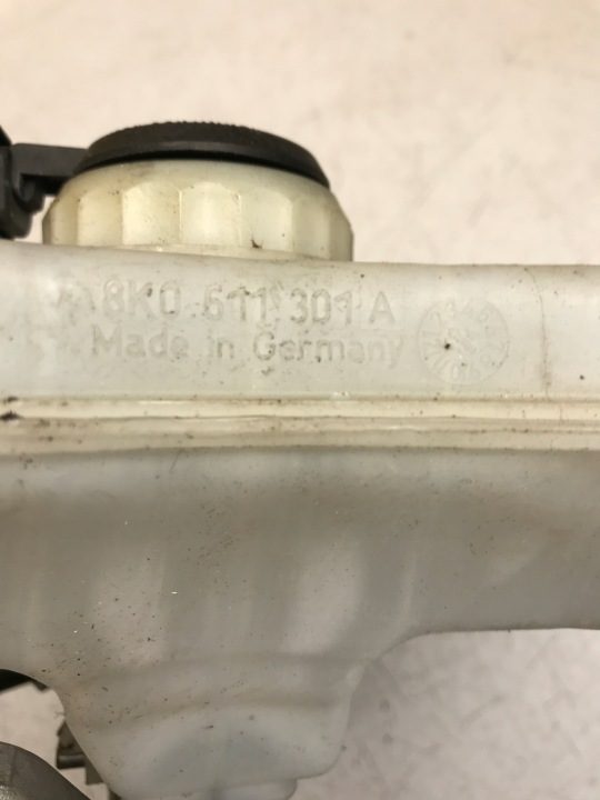 Главный тормозной цилиндр бачок A4 B8 A5 8K0611301A, фото 3