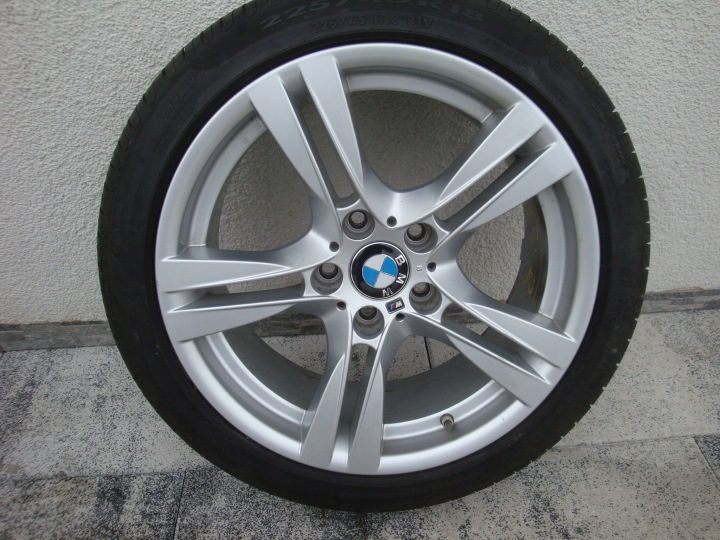 Литые диски шина лето BMW F30 E84 M-ПАКЕТ PIRELLI RSC 8,5 мм 2023 г., фото 1