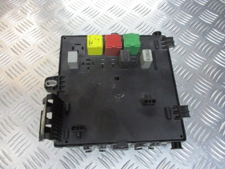 БЛОК ПРЕДОХРАНИТЕЛЕЙ OPEL VECTRA C 1.8 13205774 FP, фото 3
