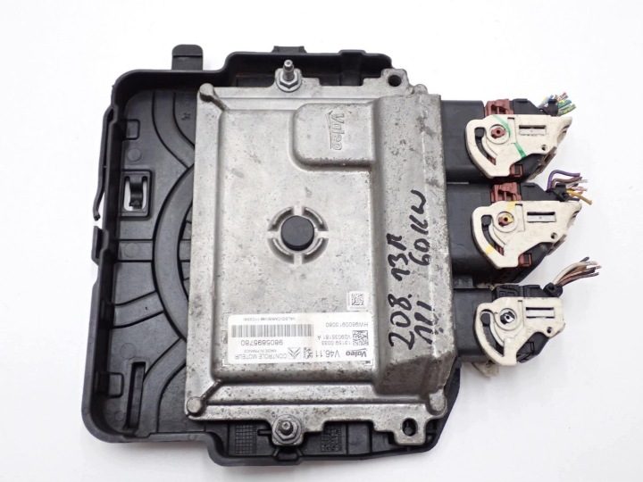 ЭБУ двигателя основание 9805895780 Peugeot 208 13 г., фото 1