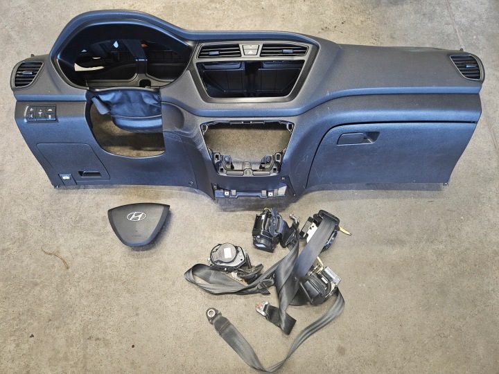 HYUNDAI I20 II 14- КОНСОЛЬ AIRBAG ПАНЕЛЬ ОРИГИНАЛ РЕМНИ, фото 1