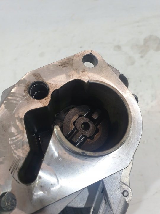 Насос вакуумный 146502327R Renault Nissan Dacia 1.5 DCI, фото 3