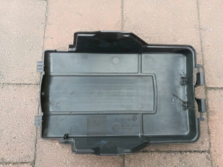 Крышка Alumulatora--Audi VW Paasat B6 3C0915443A, фото 2