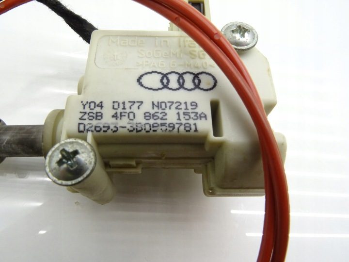 Привод лючка горловины бензобака тяга 4F0862153A Audi A6 C6, фото 3